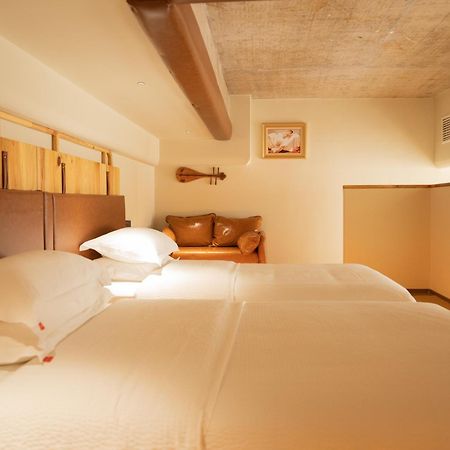 Patio Spring Holiday Inn -- Free Round Trip Pick-Up Service --Panoramic View Of Tianmen Mount Zhangjiajie Buitenkant foto