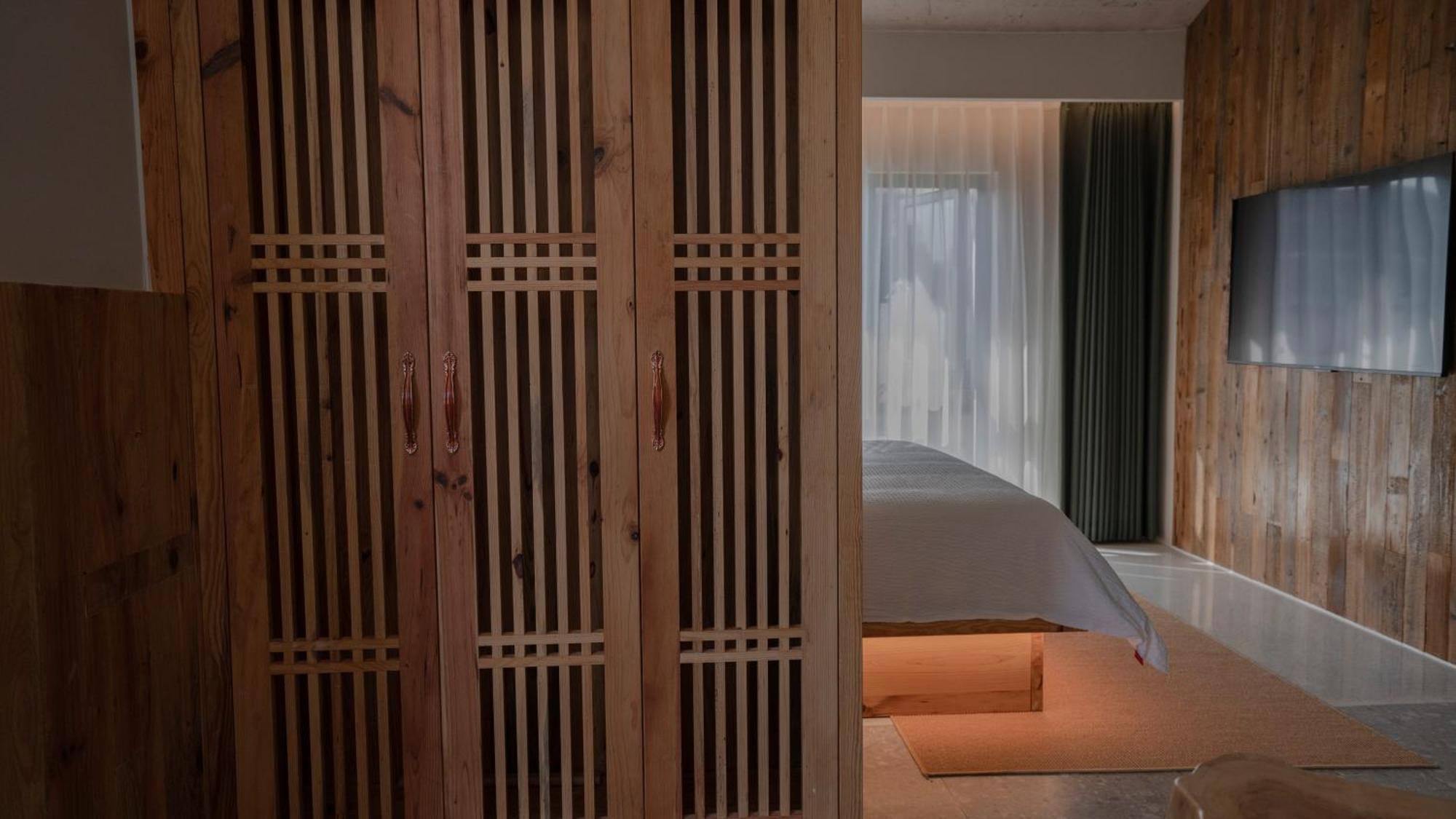 Patio Spring Holiday Inn -- Free Round Trip Pick-Up Service --Panoramic View Of Tianmen Mount Zhangjiajie Buitenkant foto