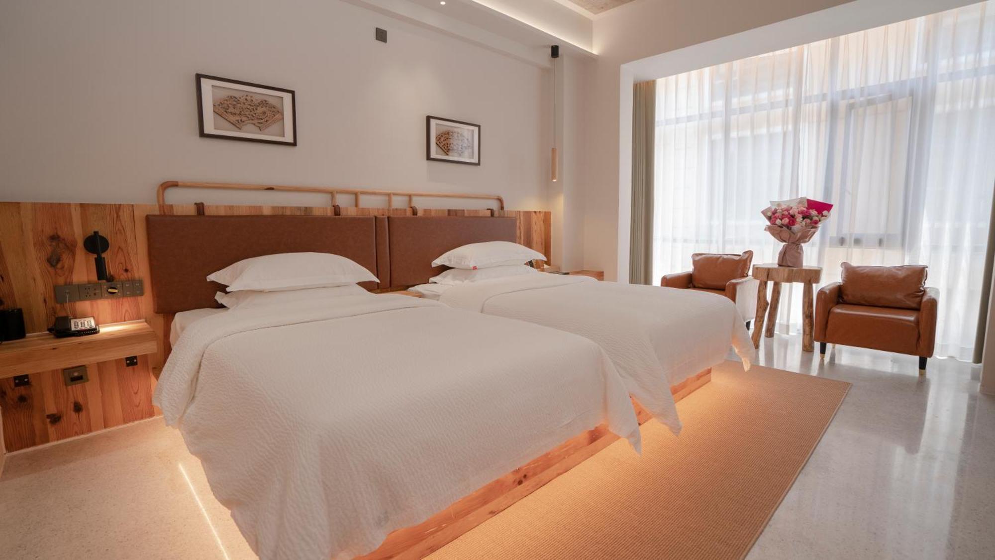 Patio Spring Holiday Inn -- Free Round Trip Pick-Up Service --Panoramic View Of Tianmen Mount Zhangjiajie Buitenkant foto
