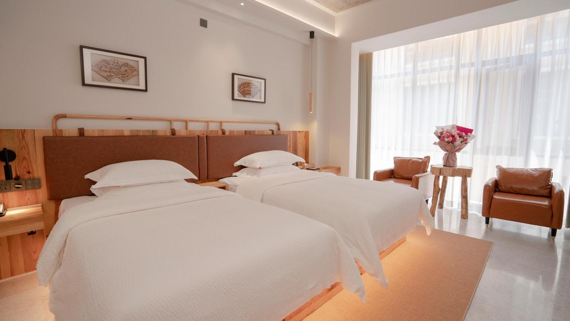 Patio Spring Holiday Inn -- Free Round Trip Pick-Up Service --Panoramic View Of Tianmen Mount Zhangjiajie Buitenkant foto