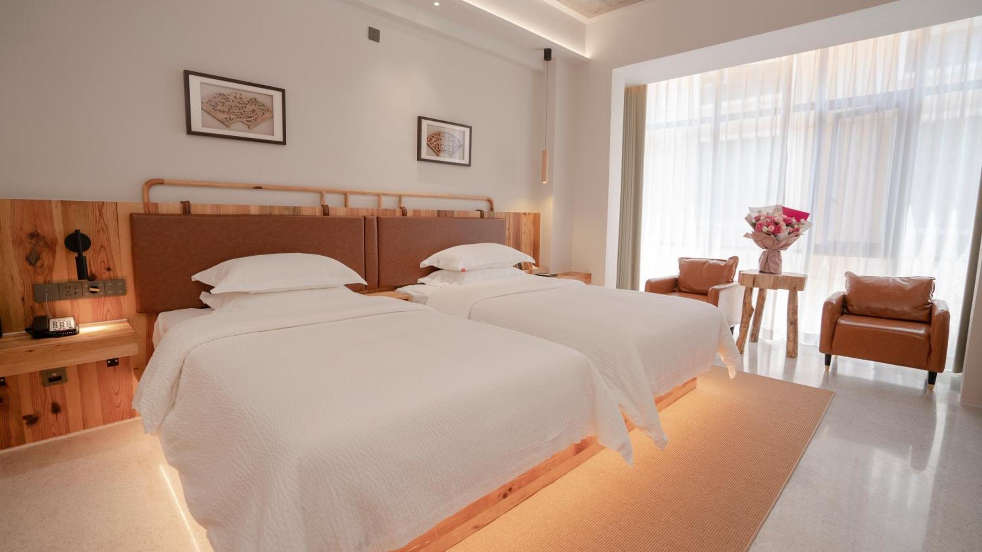 Patio Spring Holiday Inn -- Free Round Trip Pick-Up Service --Panoramic View Of Tianmen Mount Zhangjiajie Buitenkant foto