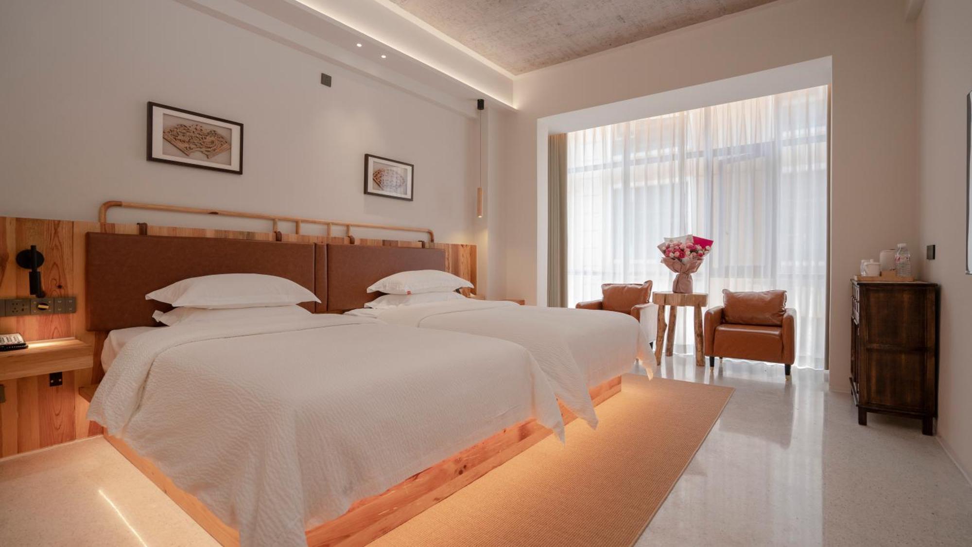 Patio Spring Holiday Inn -- Free Round Trip Pick-Up Service --Panoramic View Of Tianmen Mount Zhangjiajie Buitenkant foto