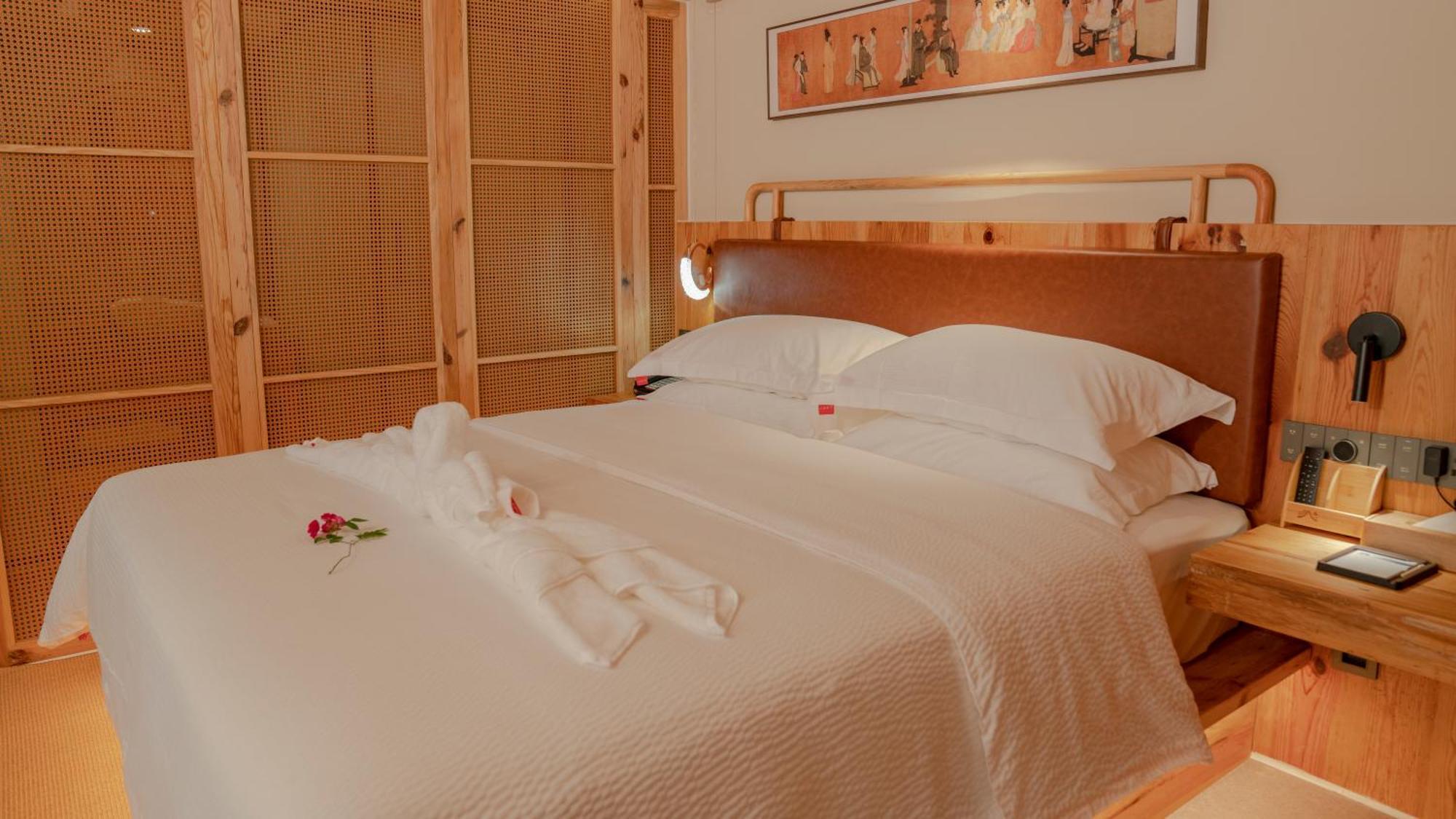 Patio Spring Holiday Inn -- Free Round Trip Pick-Up Service --Panoramic View Of Tianmen Mount Zhangjiajie Buitenkant foto