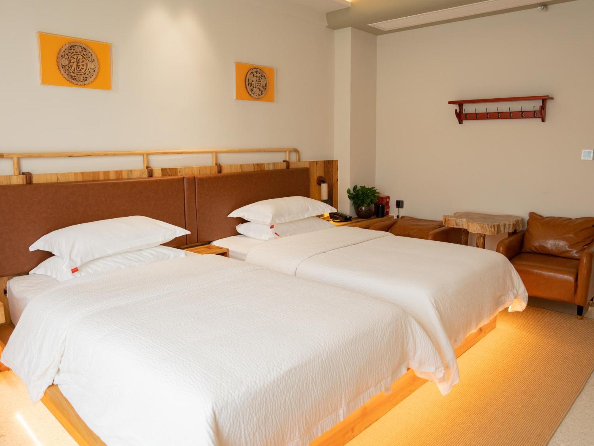 Patio Spring Holiday Inn -- Free Round Trip Pick-Up Service --Panoramic View Of Tianmen Mount Zhangjiajie Buitenkant foto