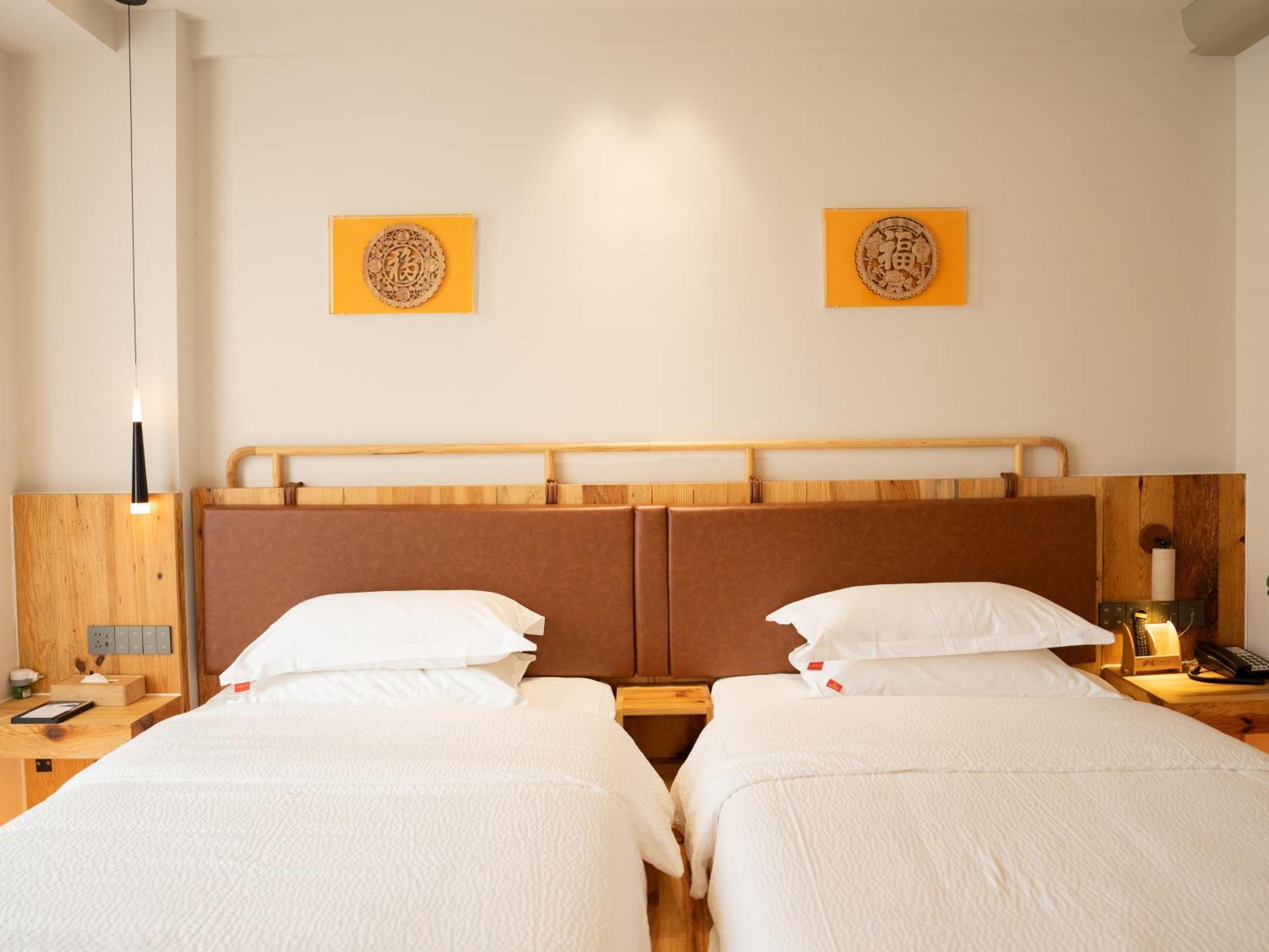 Patio Spring Holiday Inn -- Free Round Trip Pick-Up Service --Panoramic View Of Tianmen Mount Zhangjiajie Buitenkant foto