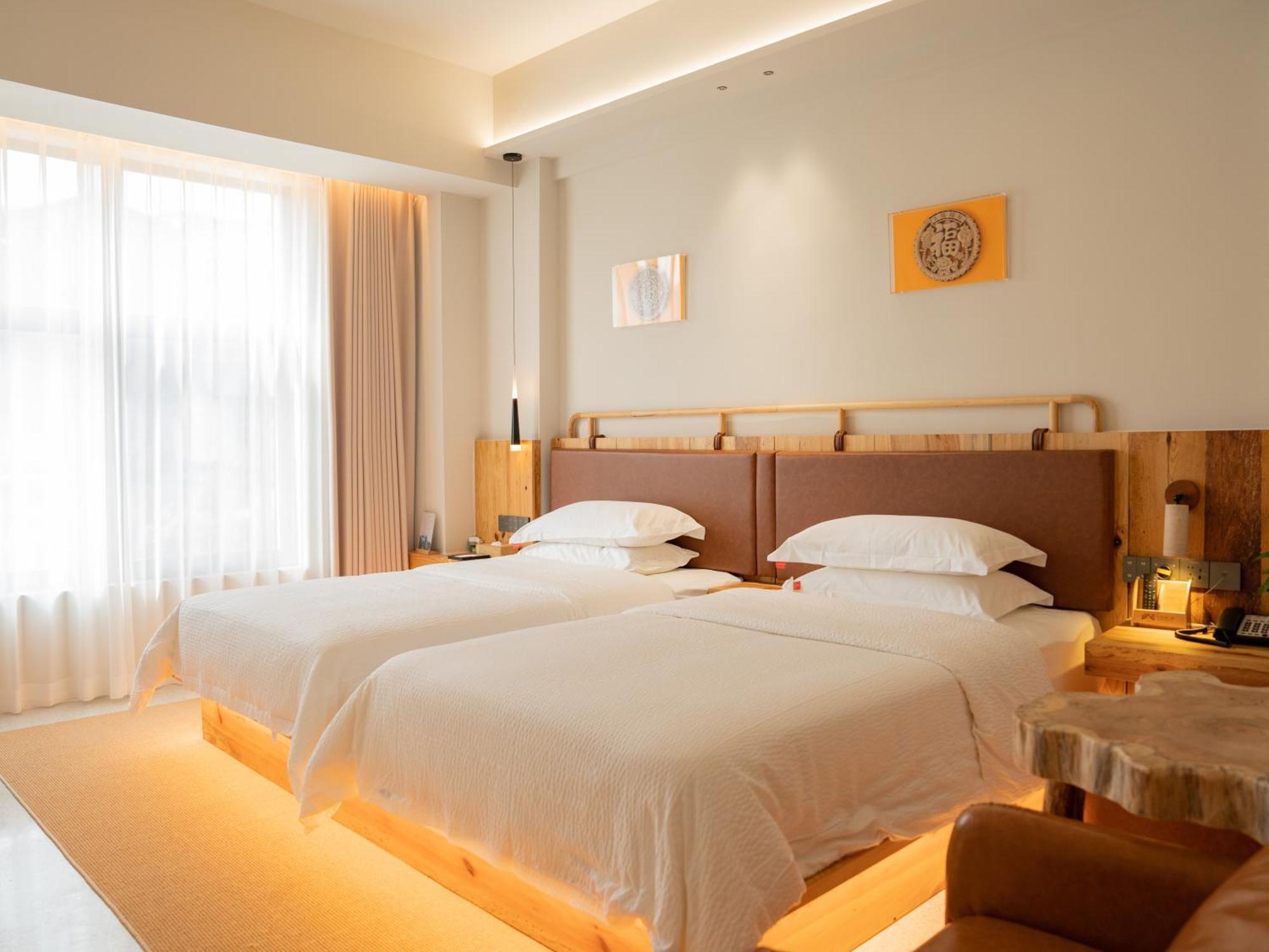 Patio Spring Holiday Inn -- Free Round Trip Pick-Up Service --Panoramic View Of Tianmen Mount Zhangjiajie Buitenkant foto