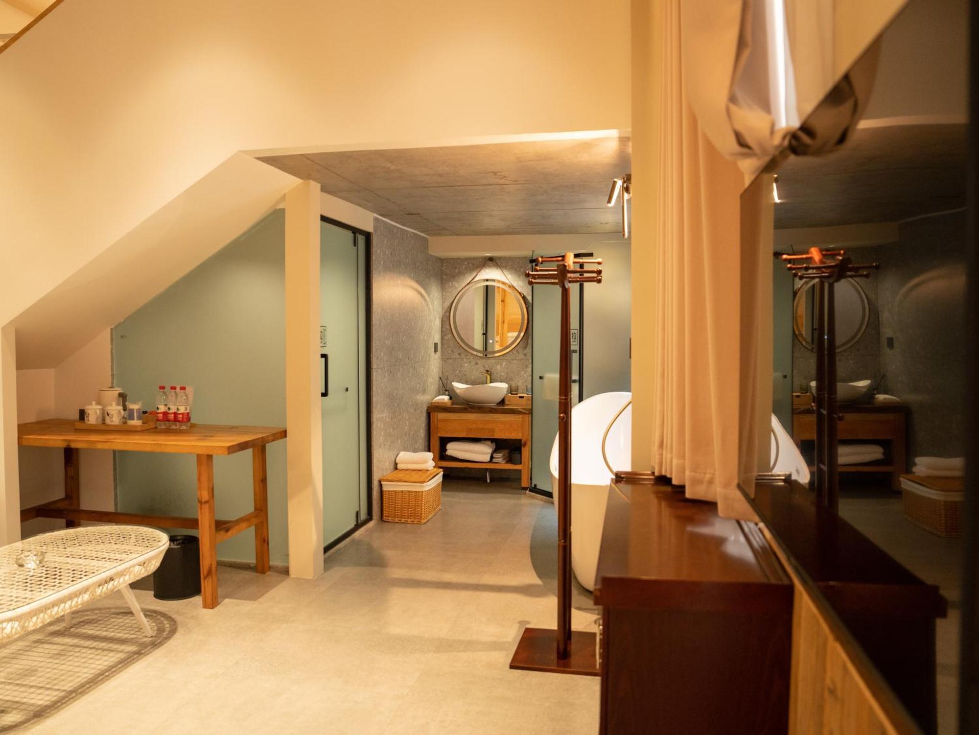 Patio Spring Holiday Inn -- Free Round Trip Pick-Up Service --Panoramic View Of Tianmen Mount Zhangjiajie Buitenkant foto