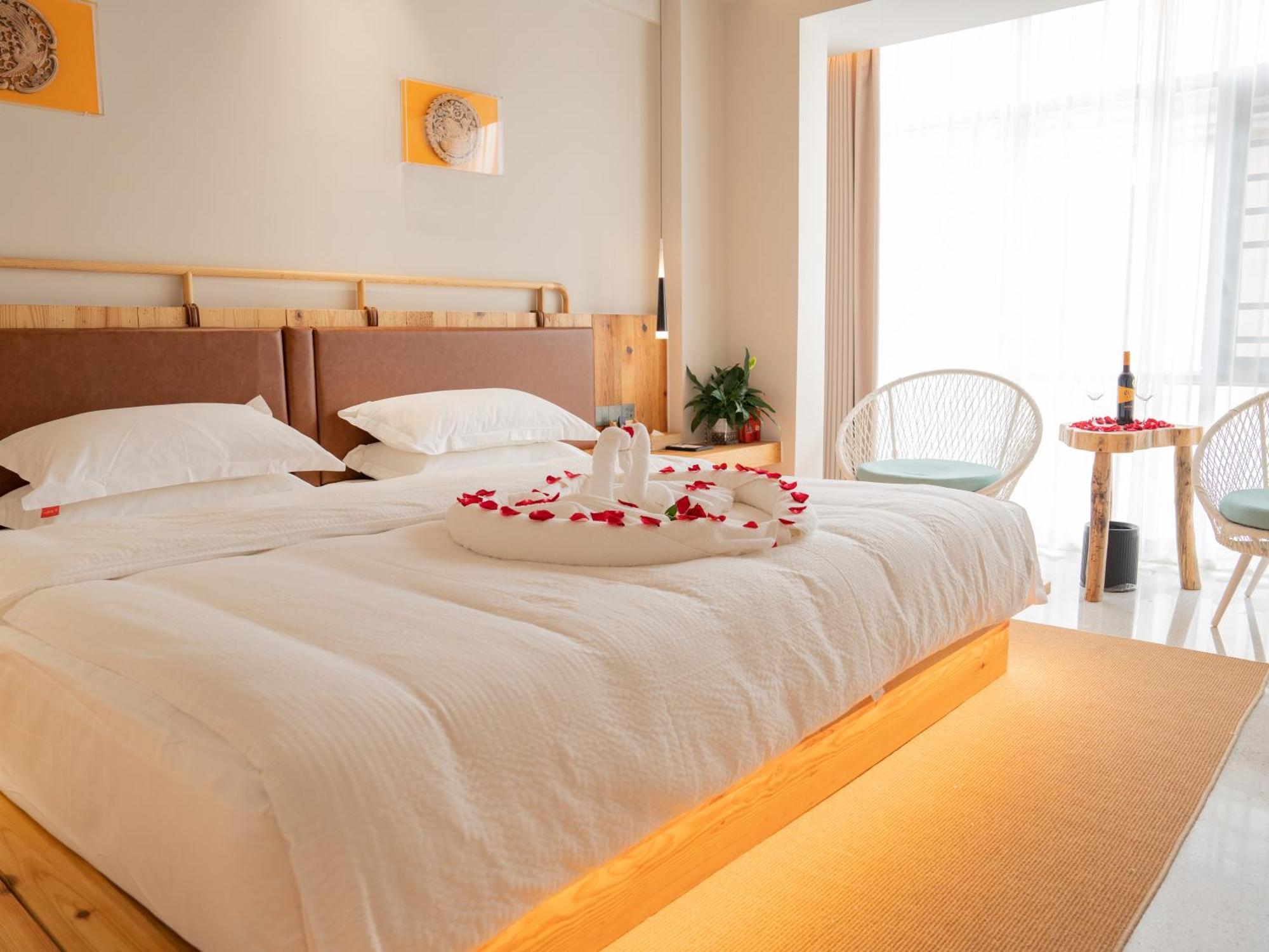 Patio Spring Holiday Inn -- Free Round Trip Pick-Up Service --Panoramic View Of Tianmen Mount Zhangjiajie Buitenkant foto
